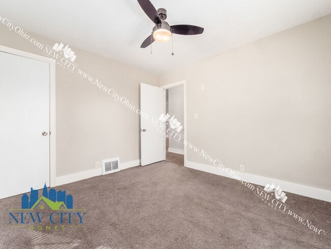 1621 Sullivant Ave, Columbus, OH 43223 - photo 6