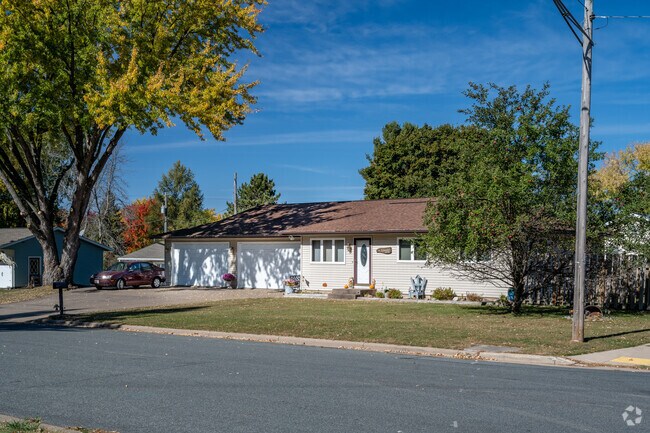 Pinehurst homes have small to average size lots.