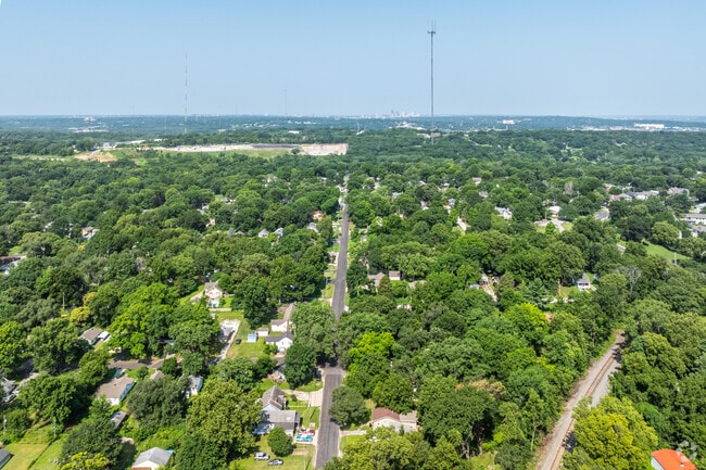 Fairland Heights is just 7 minute from downtown KC and has plenty of entertainment of its own.