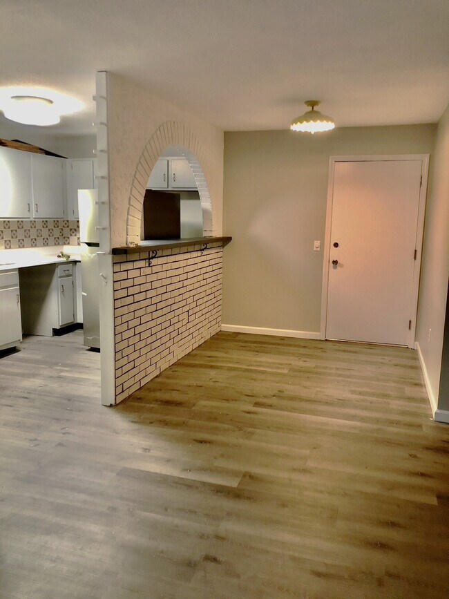 9 Strawberry Bank Rd unit 19, Nashua, NH 03062 - photo 2