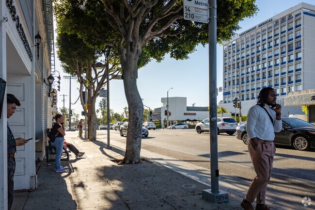 From Windsor Square to DTLA you can get by the bus.
