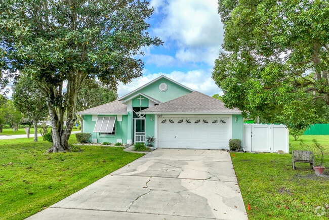 Greater Daytona's homes range from moderate to mid size single family homes.