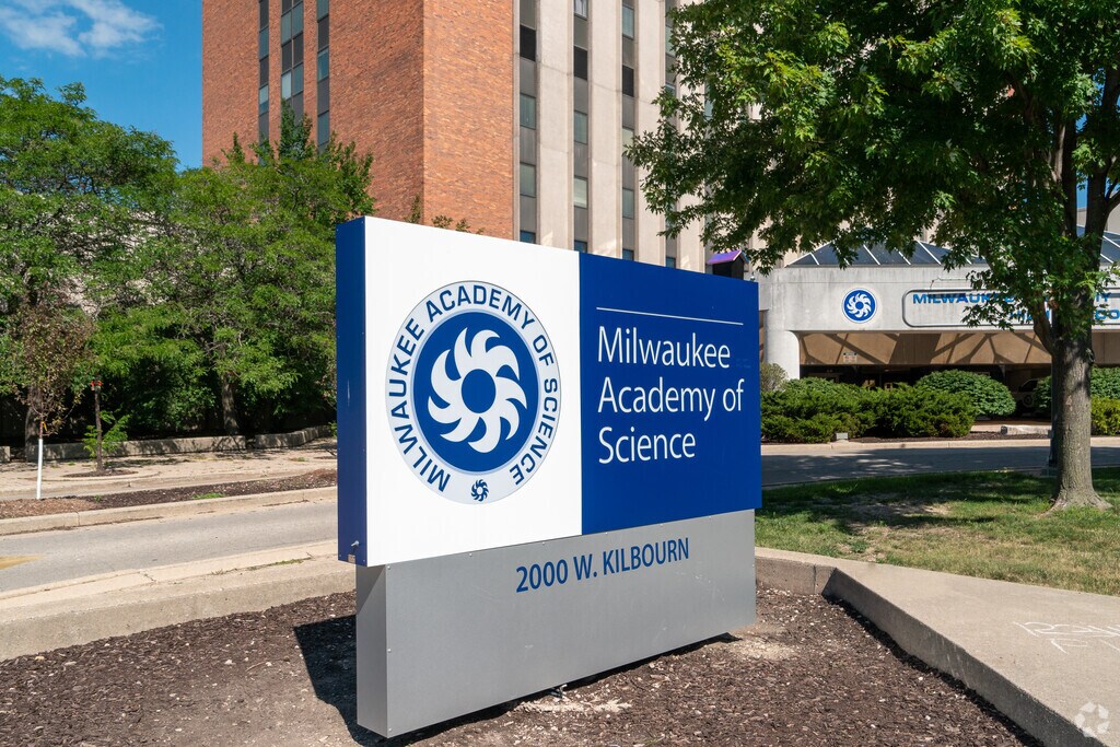 Milwaukee Academy of Science is located in West Kilbourn Avenue in Avenues West.