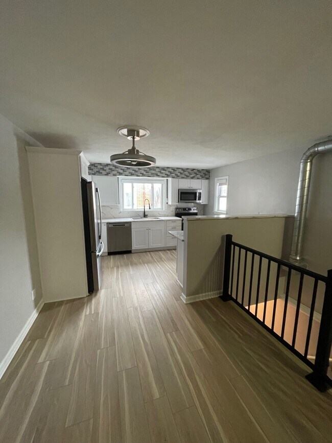 919 Pennsylvania Ave unit 2, Monaca, PA 15061 - photo 4