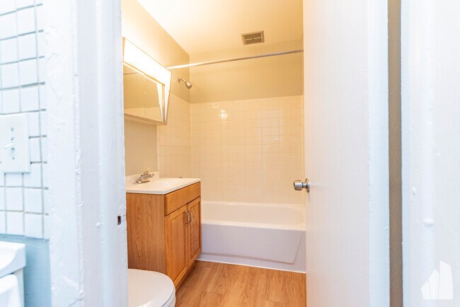 4610 N Dover St unit 3A, Chicago, IL 60640 - photo 5
