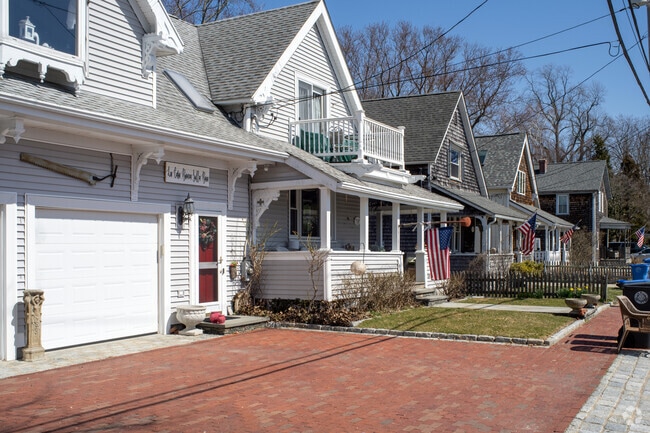 Pawtuxet Village has Picturesque Waterview Homes