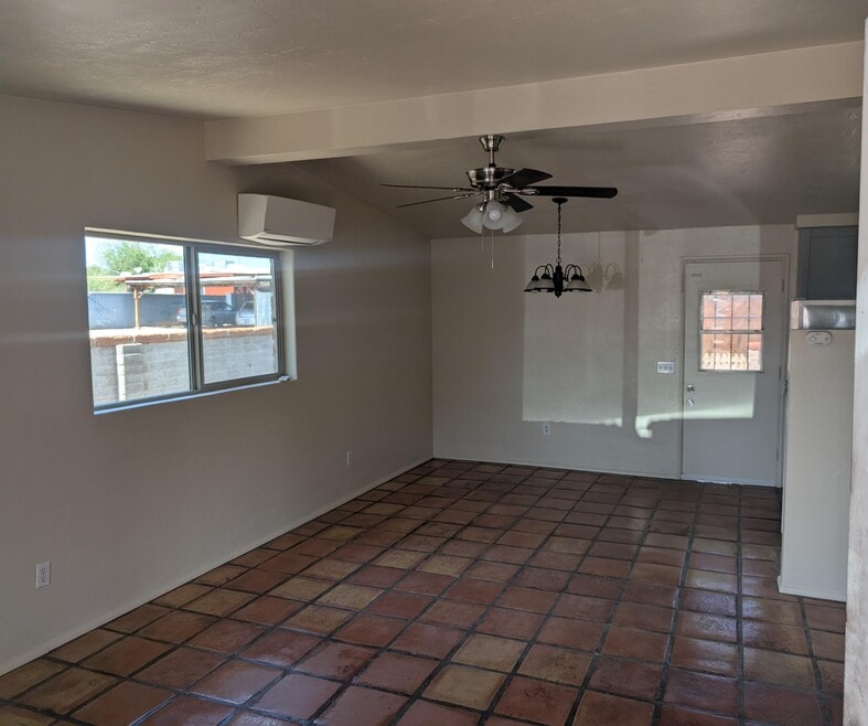 2231 E Grant Rd, Tucson, AZ 85719 - photo 1