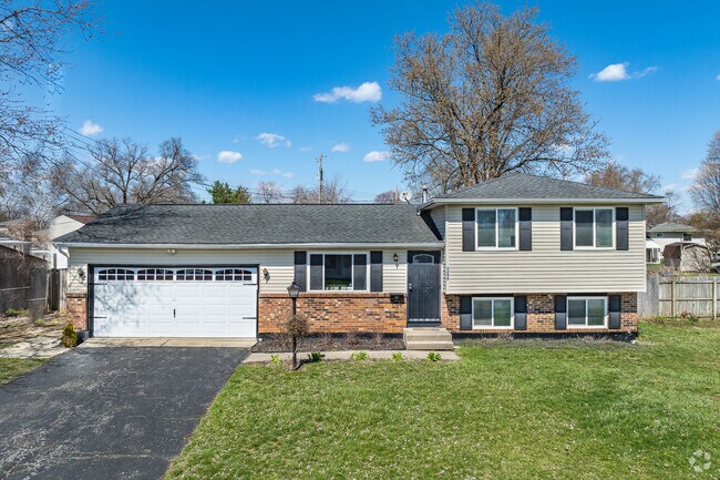 Split-level homes can be found on many streets of Blacklick Estates.