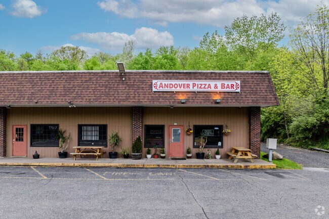 Andover Pizza & Bar offers Italian food in CT.