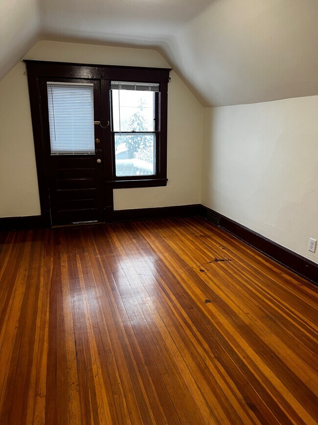 329 N Sherman Ave unit 3, Madison, WI 53704 - photo 5