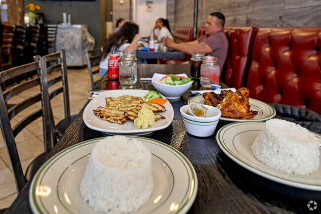 Locals of the Woodstock community enjoying a wonderful lunch at Parrilla Latina Sports Bar.