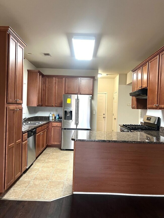 6211 Crestgate Ln, Tucker, GA 30084