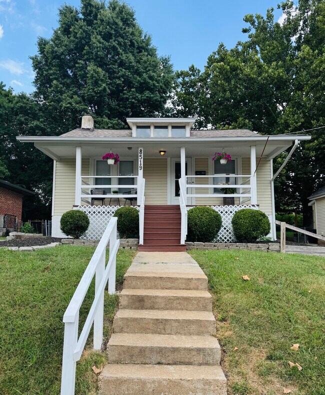 8519 Florence Ave, Brentwood, MO 63144