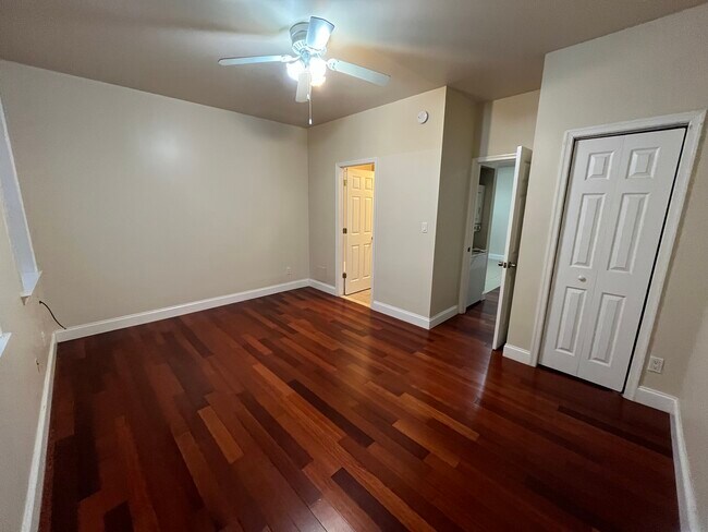 2135 S 5th St unit 2nd Fl, Philadelphia, PA 19148 - photo 4