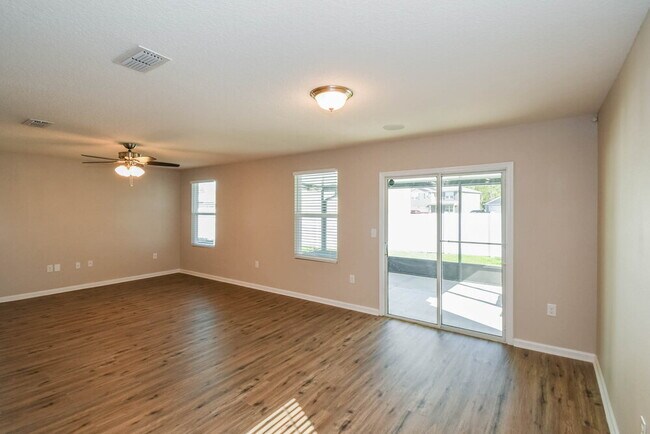 2226 Pebble Point Dr, Green Cove Springs, FL 32043 - photo 5