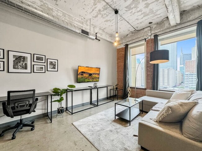 555 Evergreen St unit ID1055830P, Dallas, TX 75201 - photo 2