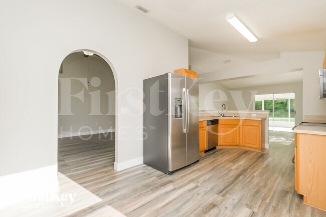 4708 Bear Claw Ct, Valrico, FL 33594 - photo 6