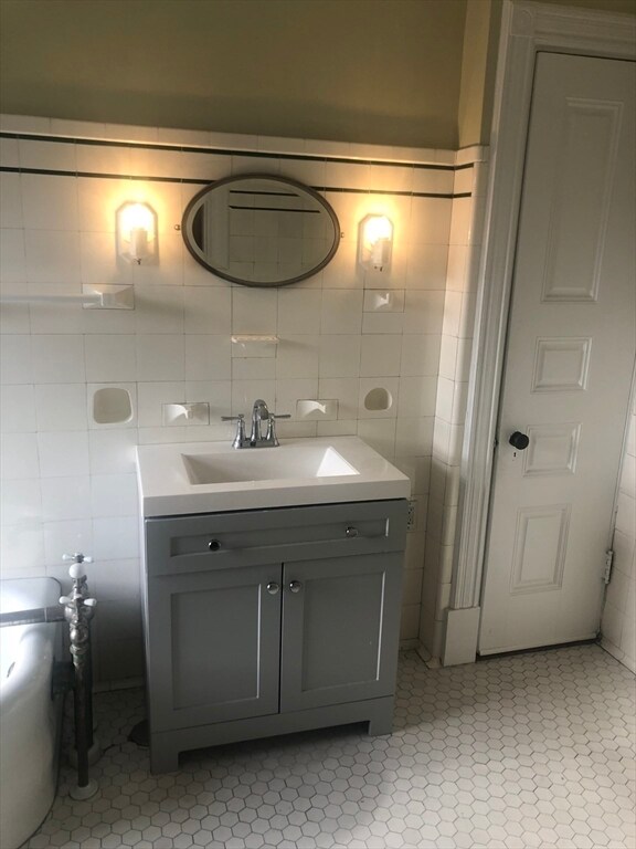 277 Lafayette St unit 3, Salem, MA 01970 - photo 2