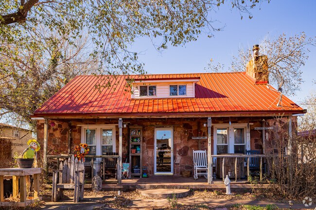 You can see Bungalow house in the Luther.