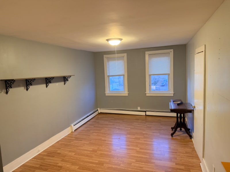 103 Smalley St unit 3rd Floor, New Britain, CT 06051 - photo 1