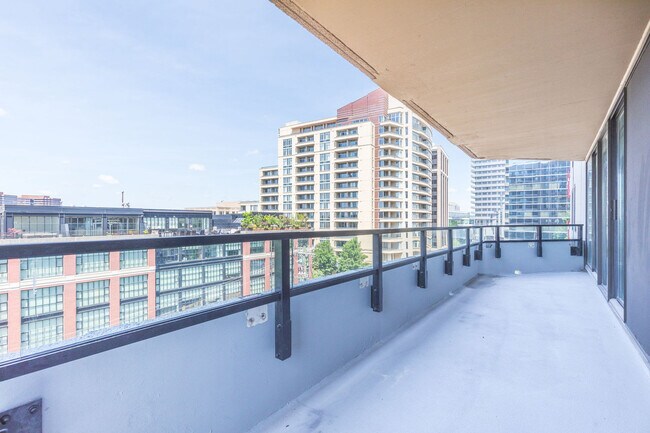 1550 Clarendon Blvd unit ID1024599P, Arlington, VA 22209 - photo 5