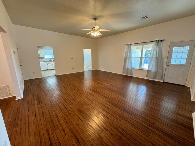 408 Viola Dr, Killeen, TX 76542 - photo 2