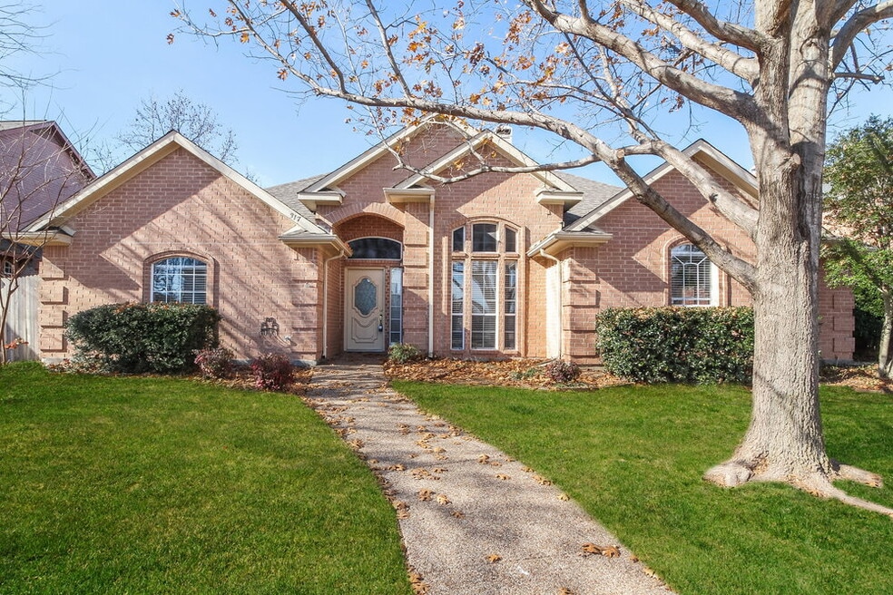 317 N Fountain Gate Dr, Allen, TX 75002 - photo 1