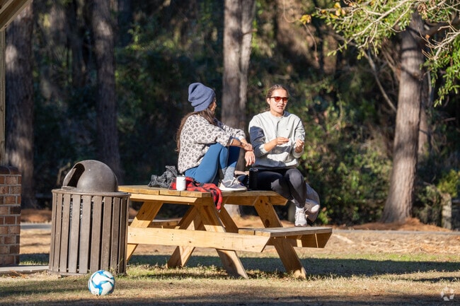 Big Stoney’s proximity to Pinckney Island Reserve attracts nature lovers.