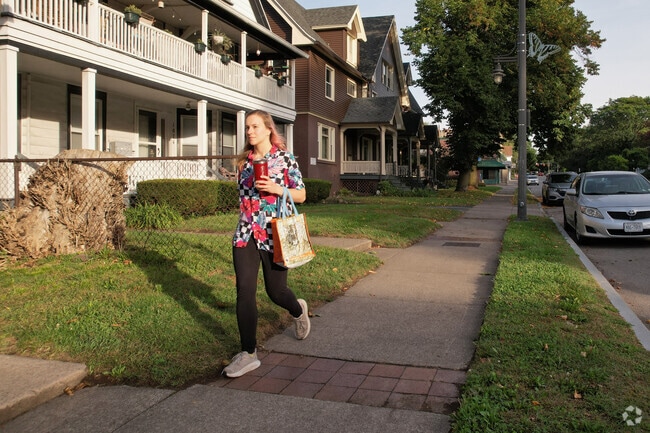 Upper Monroe residents live within walking distance of many neighborhood amenities.