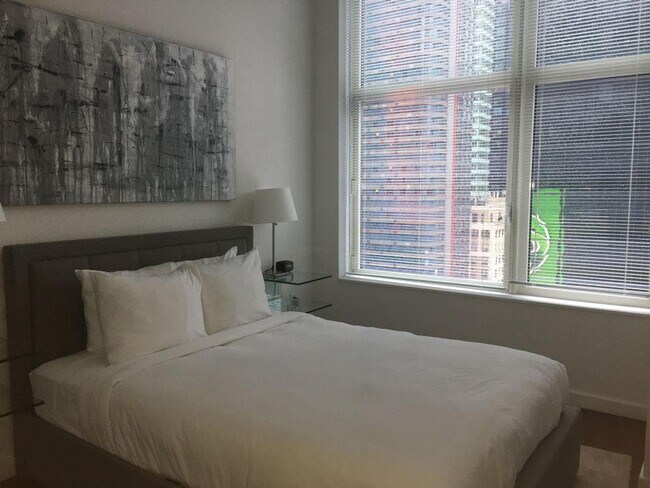 1600 Broadway on the Square Condominium unit ID1358541P, New York, NY 10019 - photo 4