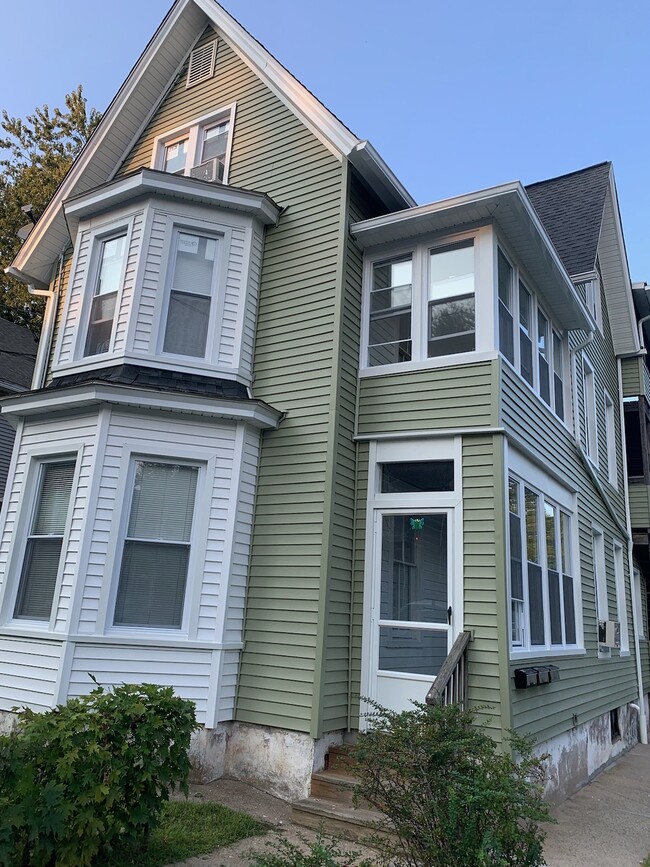 59 Cliff St Unit B, Shelton, CT 06484