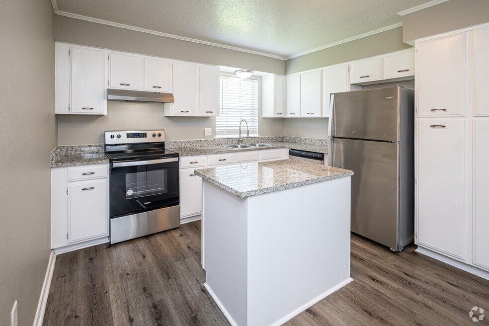 Lux of Lafayette, Lafayette, LA 70506 - photo 1