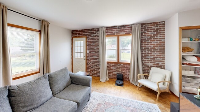 20 Constance Ct, Saint Ann, MO 63074 - photo 2