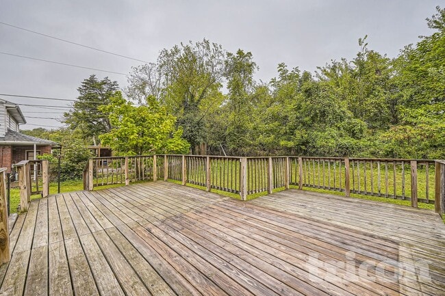 2012 Royal Garden Dr, Gwynn Oak, MD 21207 - photo 4