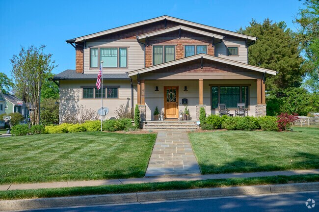 Modern Craftsman style homes are sprinkled throughout Vienna.