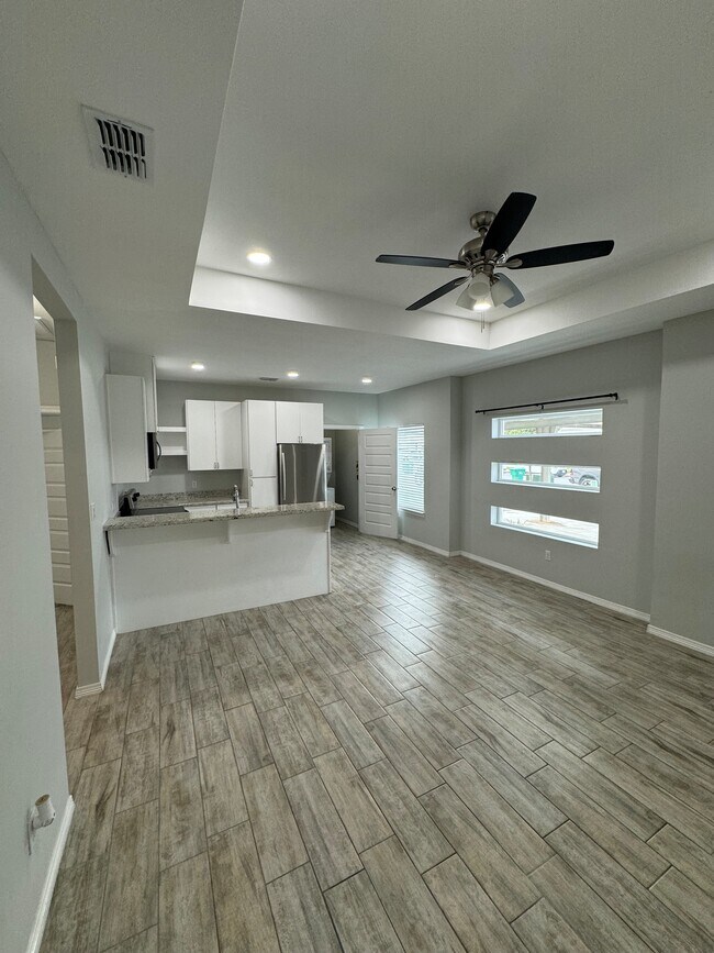 1401 W Heritage Dr unit 1, Pharr, TX 78577 - photo 3