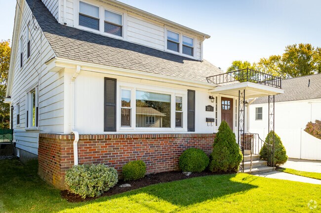 Spacious Cape Cod homes offer lakeside living in Meshanticut.