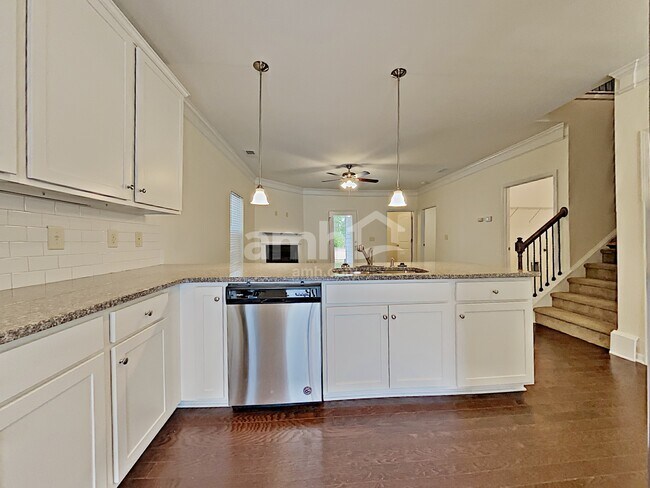 105 Hickory Village Cir, Woodstock, GA 30188 - photo 4