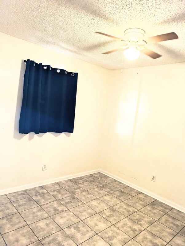 101 N 3rd St unit 13, Copperas Cove, TX 76522 - photo 2