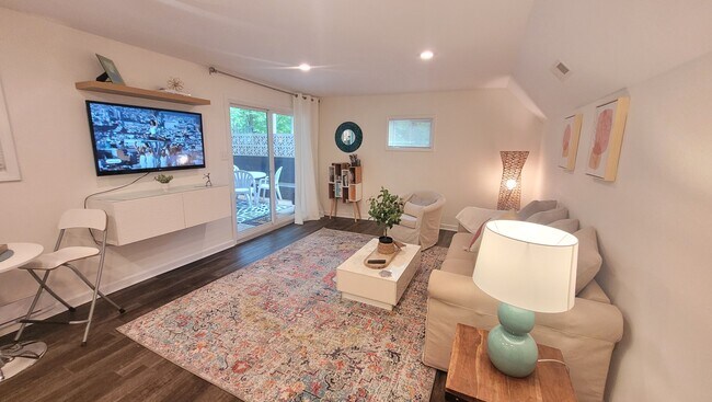 122 Phillips Cir unit The Flat at Phillips, Lynchburg, VA 24502 - photo 4