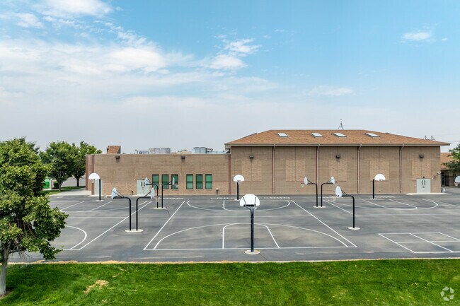 Student courtyards at Lake Ridge Elementary.