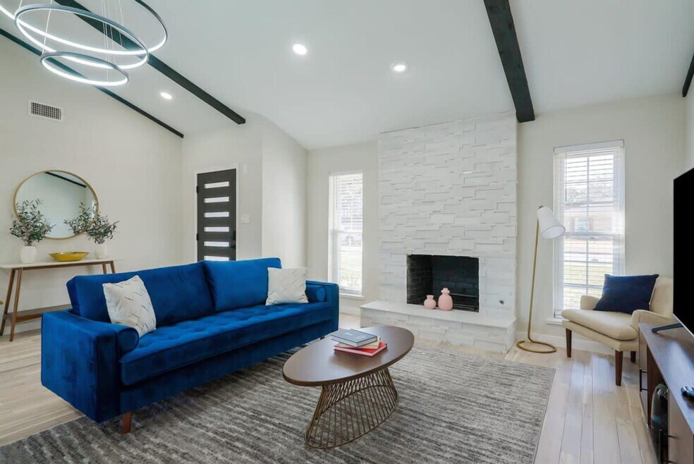 1205 Hillsdale Dr unit ID1019474P, Richardson, TX 75081 - photo 1