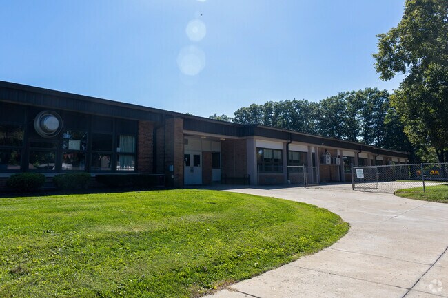 O.H. Somers Elementary School provides education to the little residents in 
Mogadore