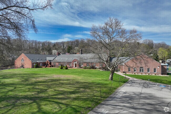 Eden Christian Academy prepares students to become critical thinkers and productive citizens.