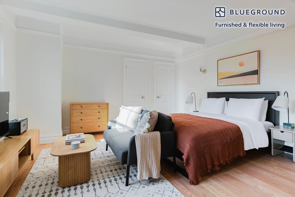 95 Christopher St unit FL6-ID1681, New York, NY 10014 - photo 1