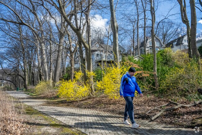 Find inner peace on the trails at Baxter Pond Park in Baxter Estates.