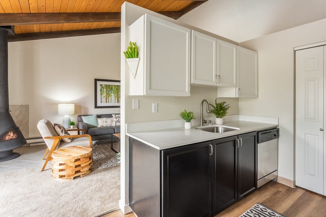 The Timbers, Kenmore, WA 98028 - photo 4