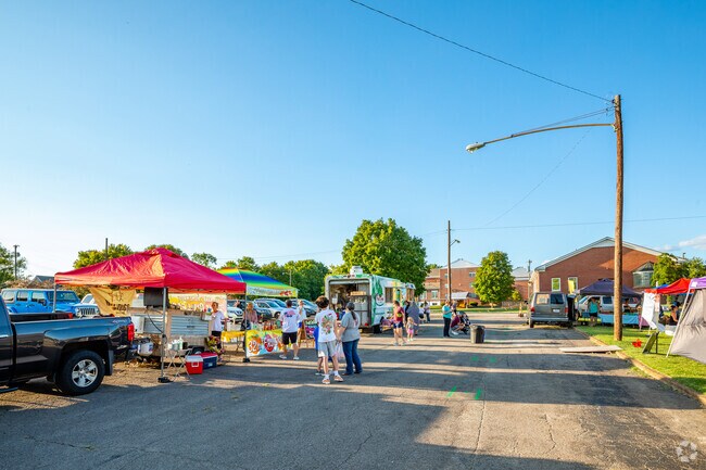 Old Hickory Village Farmers Market's has food trucks for a quick snack while shopping.