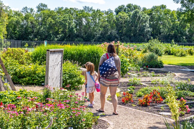 Yunker Farm Park Garden is a place to see many spectacular flowers.