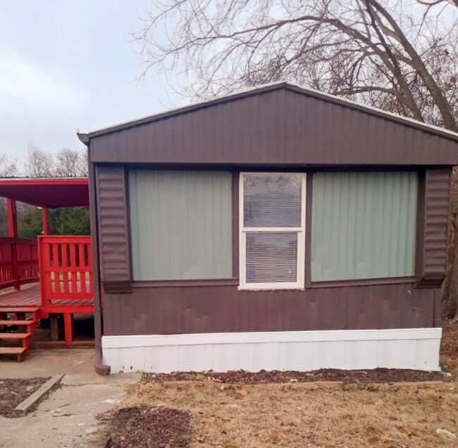 777 E Yerby St, Marshall, MO 65340 - photo 2